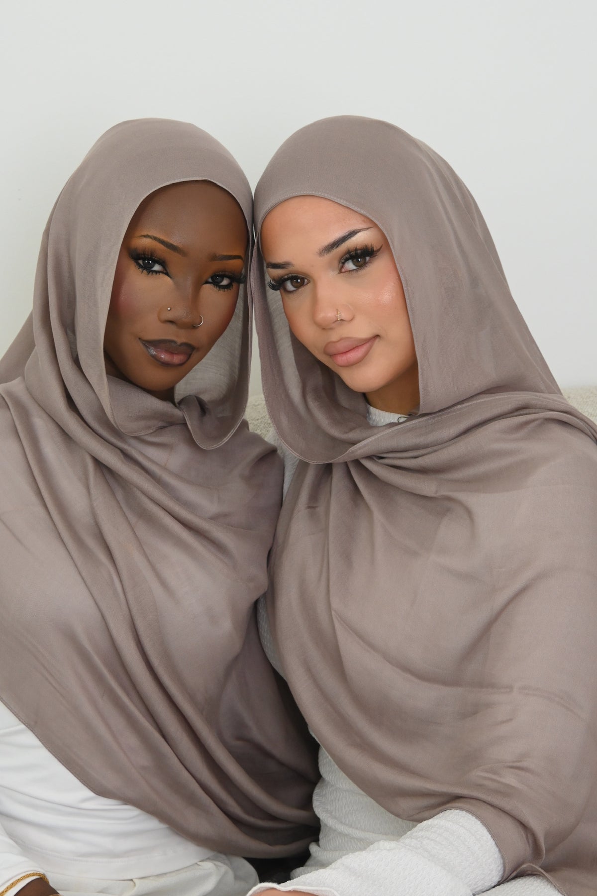 Taupe Modal Set (Includes non-slip tie back undercap)